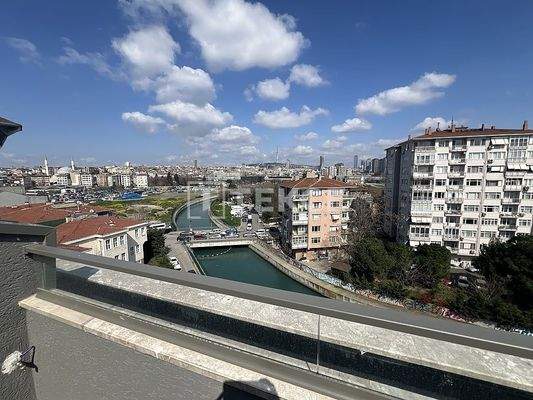 Flats Close to Moda Beach and Train Station in İstanbul Kadıköy
