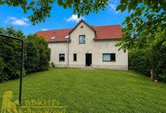 Wohnhaus Südansicht Eingang (KI-optimiert)