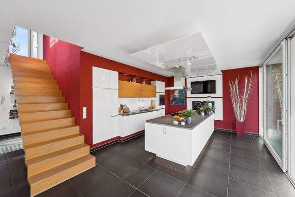 Blick in die Küche vom Essbereich aus