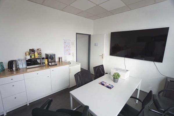 Personalraum mit Dachterrasse