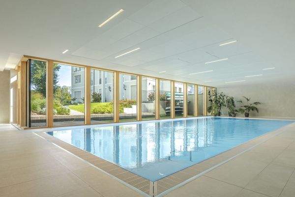 Beheizter Pool mit Gegenstromanlage