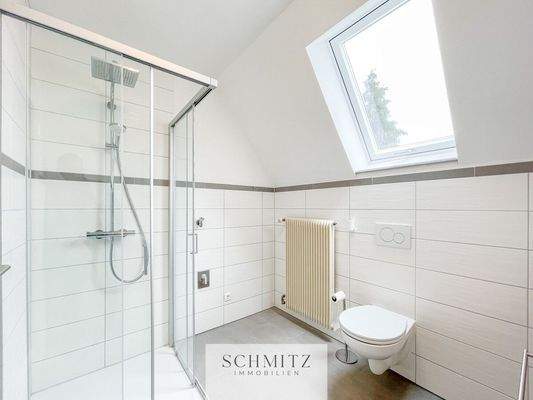 Badezimmer (Wohnung Nr.1 DG)