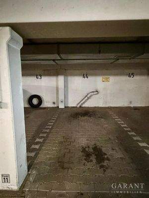 Tiefgaragenstellplatz