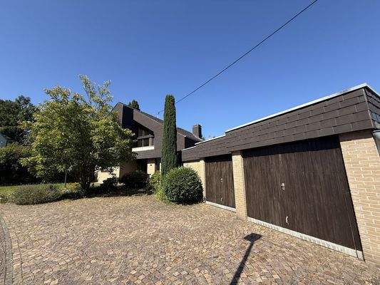 Doppelgarage am Haus