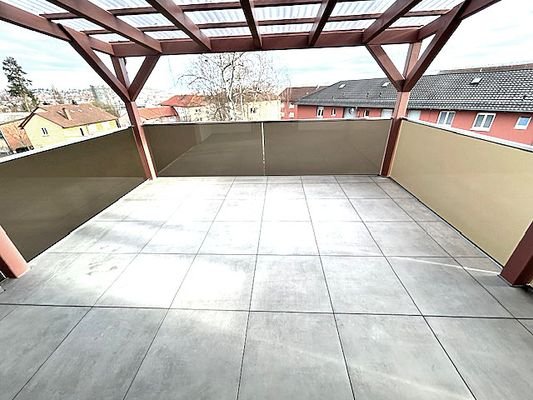 Überdachter Balkon