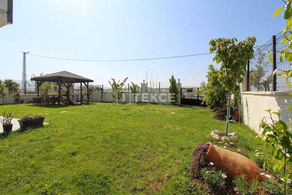 Detached Villa with Private Landscaping in Akköy