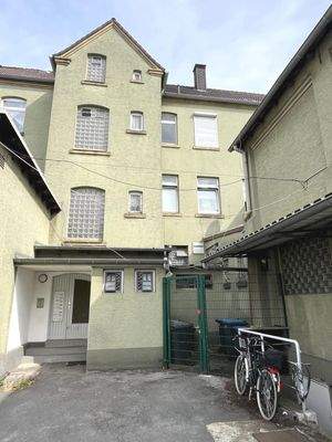 Der Eingang zum Haupthaus