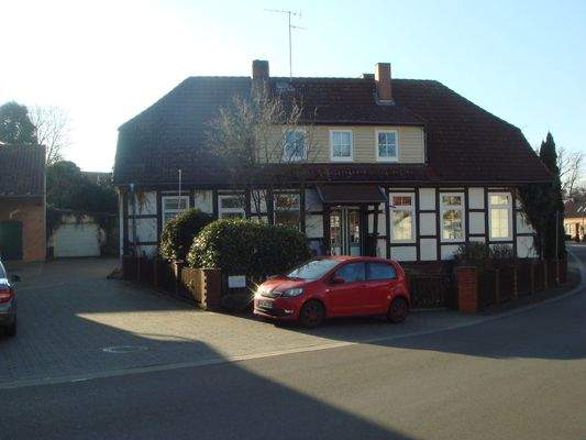 Bild 1,2 u.3 Straßenseitige Ansicht