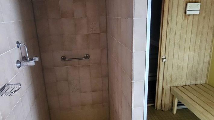 Dusche im 18. OG