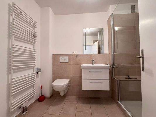 Duschbad mit Handtuchheizung und...