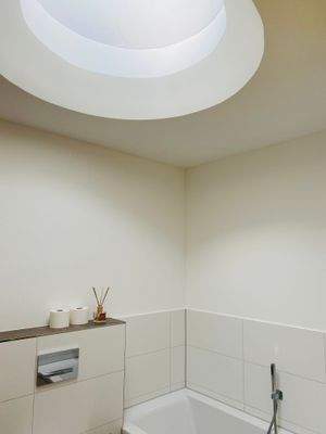 OG Bad, gr. Lichtkuppel zum Öffnen