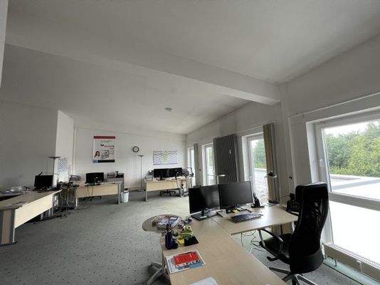 Büro 1 mit Balkon