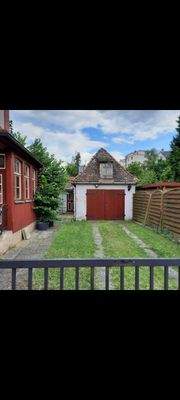 Garage und Stellplatz