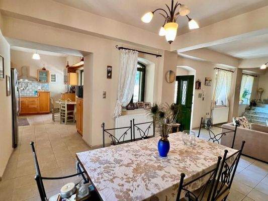 Kreta, Neapoli: Stadthaus mit Garten und Terrasse zu verkaufen