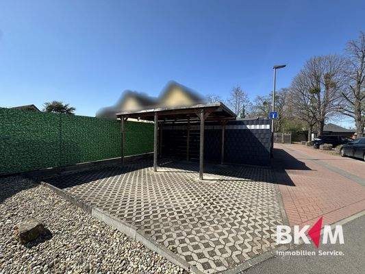 Carport und Stellplatz