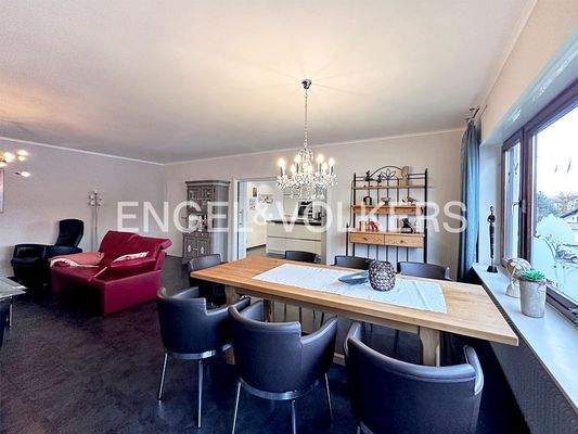 offener Wohn-/ Essbereich OG 