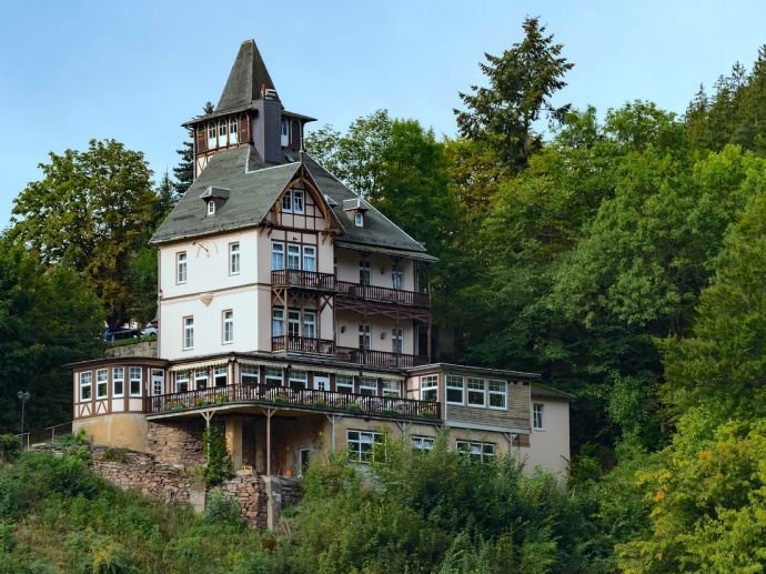 Kleinod: Traumhaftes Schlösschen mit 10 Zimmern im Thüringer Wald zu verkaufen