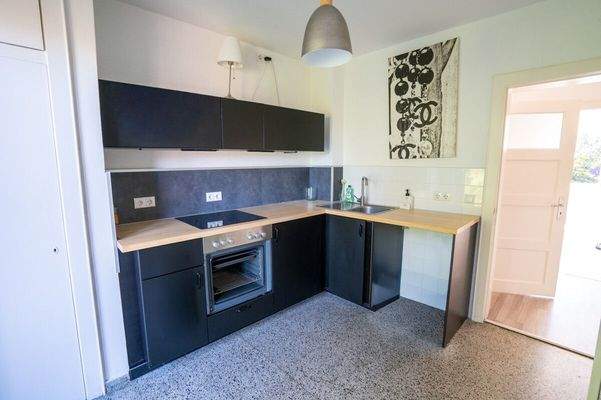 Küche und Vorratsschrank