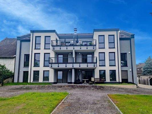 bea mit himmel  zugeschnitten- IMG-20250703-WA0037