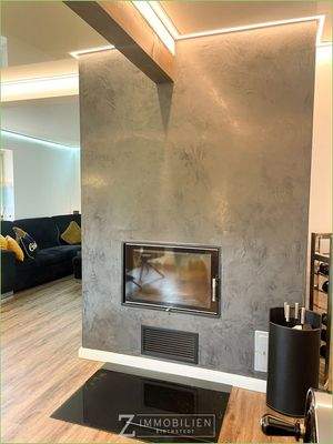 Kaminofen von zwei Seiten einsehbar