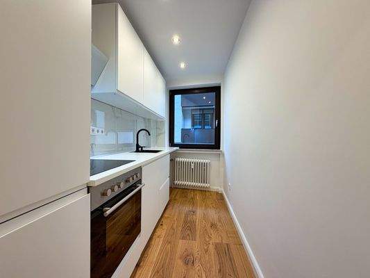 Küche mit Einbauküche