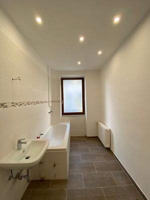 Badezimmer 2.JPG