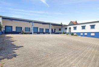 Lagerhalle und Büroräume