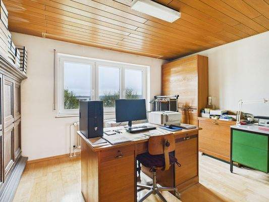 Schlafzimmer (aktuell Arbeitszimmer)