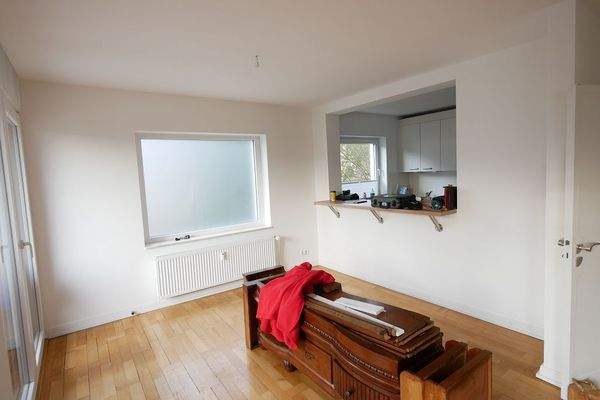 Esszi. mit Blick in die Küche.JPG