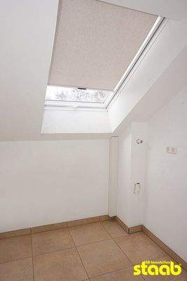 Abstellraum mit WAschmaschinenanschluss