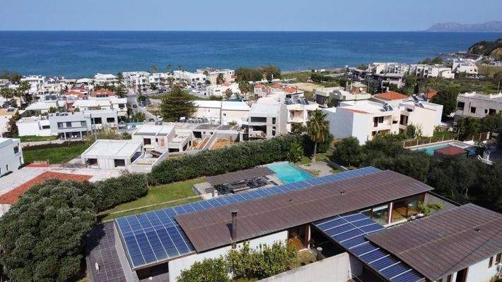 Kreta, Stalos: Luxuriöse Villa mit Meerblick in Strandnähe zu verkaufen