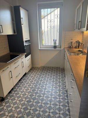 Einbauküche mit Induktionsfeld