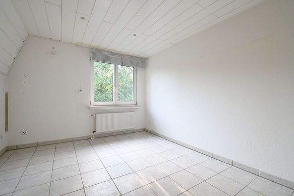 Gebäudeteil LINKS - Kind 2 (Blick 1)