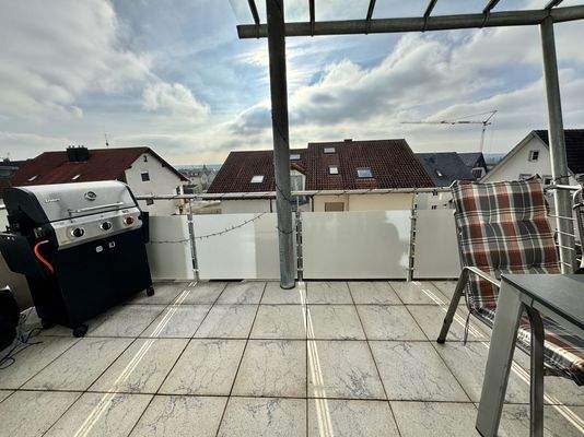 Überdachter Südbalkon obere Ebene