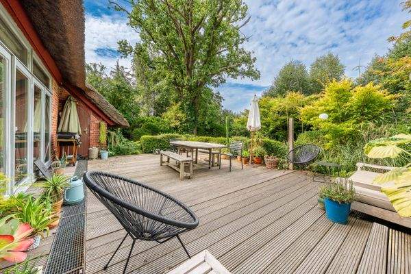 Tangstedt-Denkmalgeschütztes-Reetdachhaus-mit Baugrundstück-23