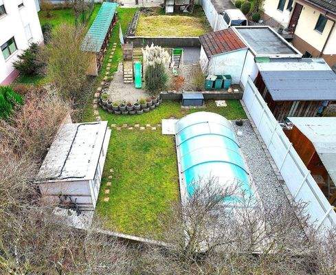 Garten, Pool, Technikhaus, Kinderspielplatz DJI.JP