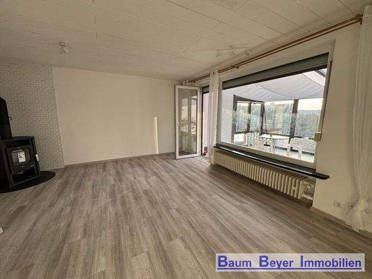 Wohn-/Esszimmer mit Kaminofen