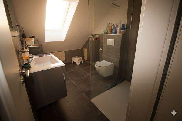 Badezimmer (Dachgeschoss)