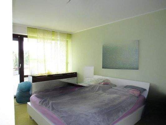 Beispielbild für das Schlafzimmer mit Zugang zum Balkon