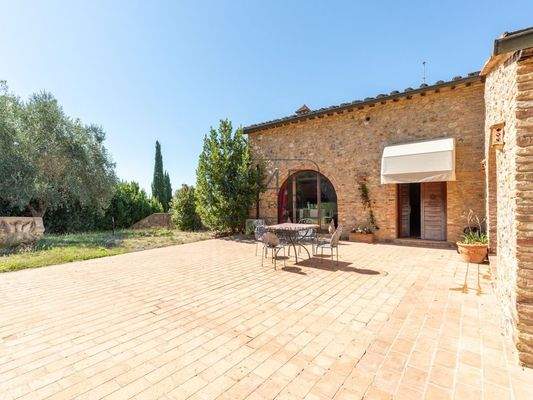 Exklusives toskanisches Landhaus mit Panoramablick auf die Türme von San Gimignano
