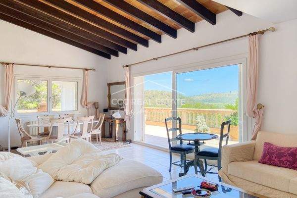 Wohnzimmer und Terrasse