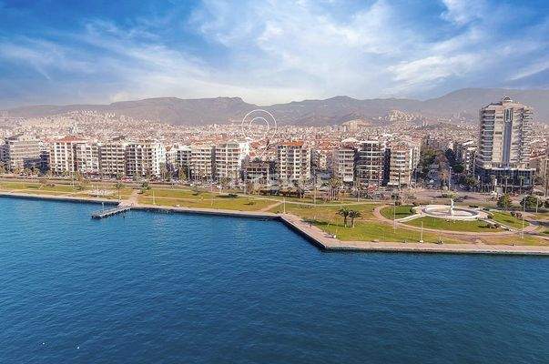 Spacious Beachfront Apartments with Sea View in Bostanlı İzmir