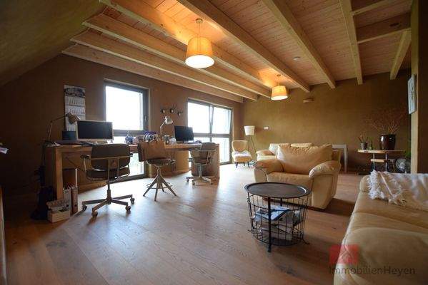 Arbeitszimmer im Obergeschoss