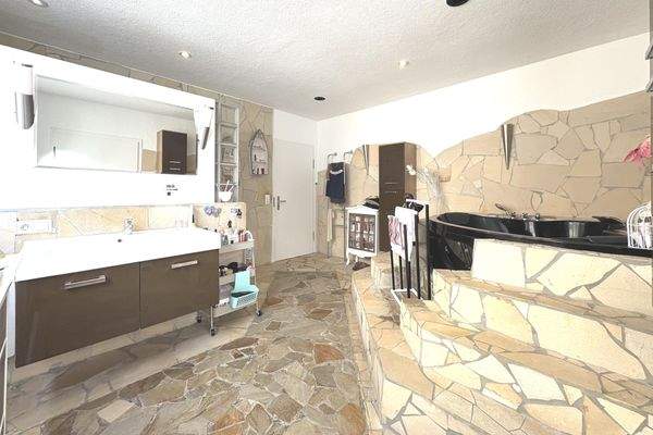 Badezimmer 1. OG rechts