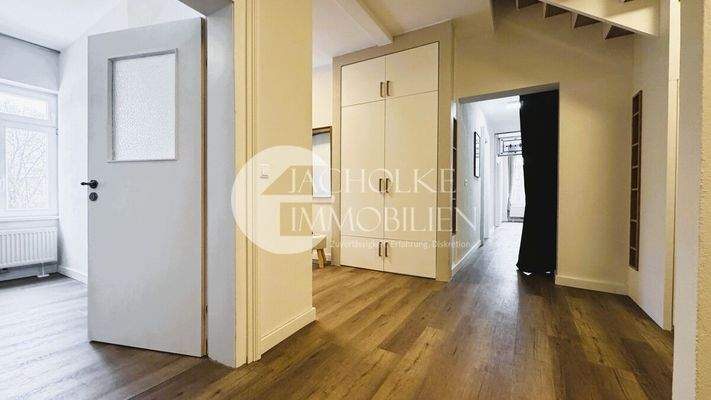 325.Innen.EG.Flur (2)