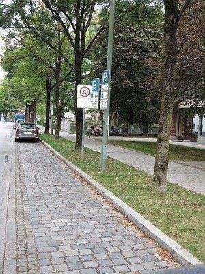 Kurzzeit-Parken vor der Tuer  .jpg