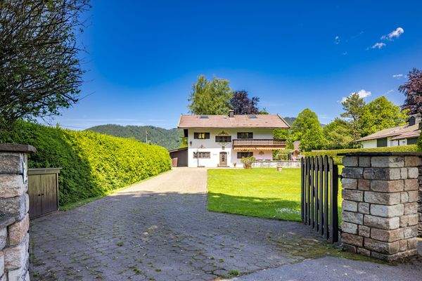 Schönes Sonnengrundstück