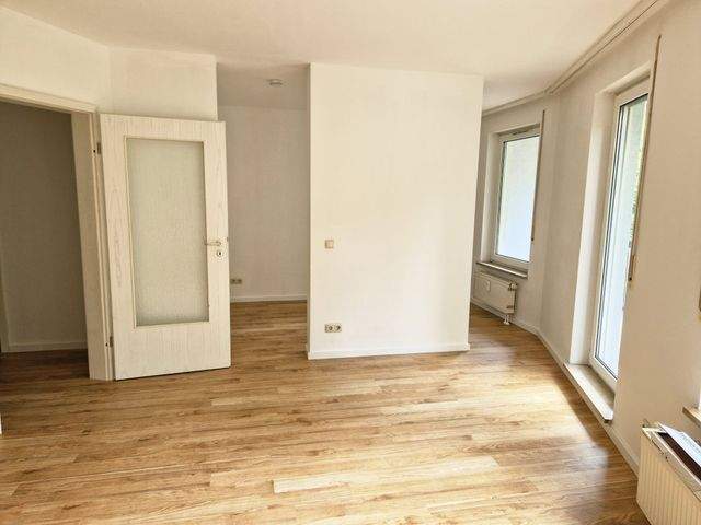 Ruhig + zentral: gemütliche 1-Zi.-Whg. mit Balkon! - Photo 1