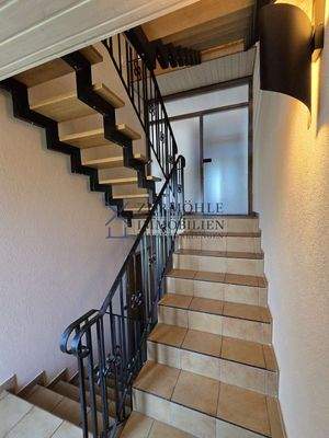 Treppenhaus EG nach UG