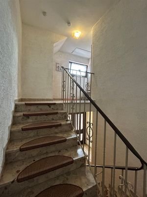 Treppenaufgang zur Wohnung